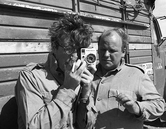 John Lennon and Roy Kinnear on the set of How I Won the War