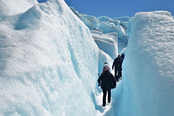 Pessoas fazendo o Big Ice Trekking, Argentina