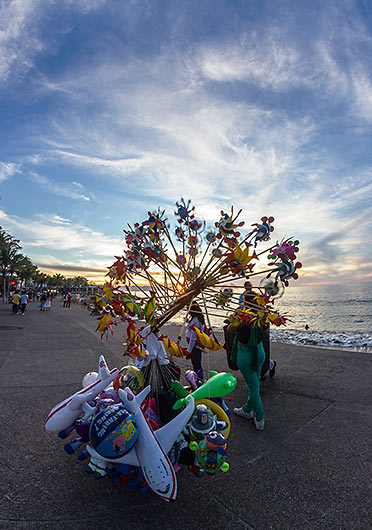 vendors at the Malecon