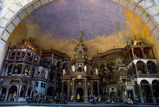 Hellbrunn Palace grotto showing
mechanical, musical/theatrical stages
