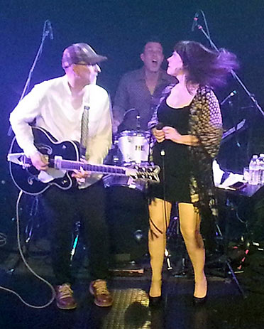 Janiva Magness and her band