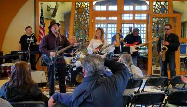 John January and Linda Berry performing