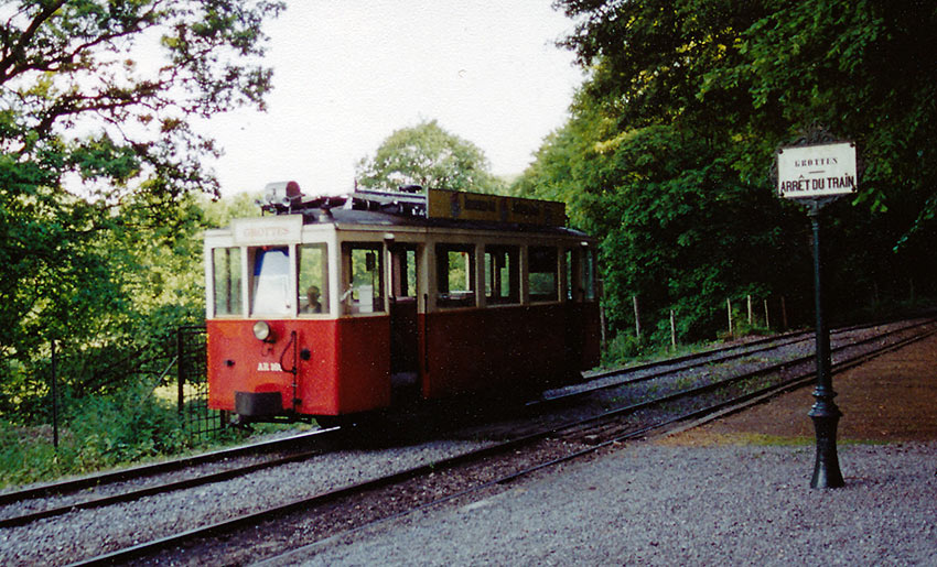 80-year old classic tramcar headed towards the HAN Grotto entrance