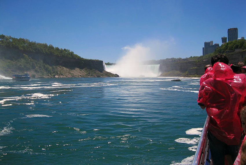 Horseshoe Falls viewed from an approaching Hornblower Niagara Cruise boat