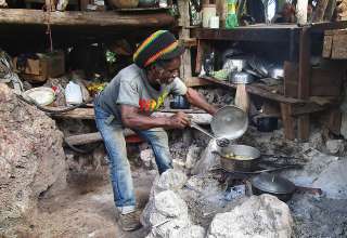 Fire cooking lunch