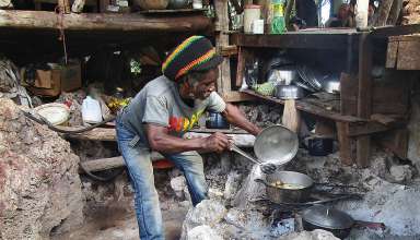 Fire cooking lunch
