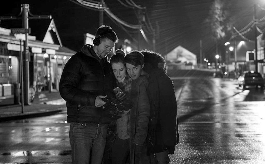director Scott Speer checking a scene with Bella Thorne and Patrick Schwarzenegger during shooting of 'Midnight Sun'