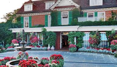 the entrance to Chewton Glen