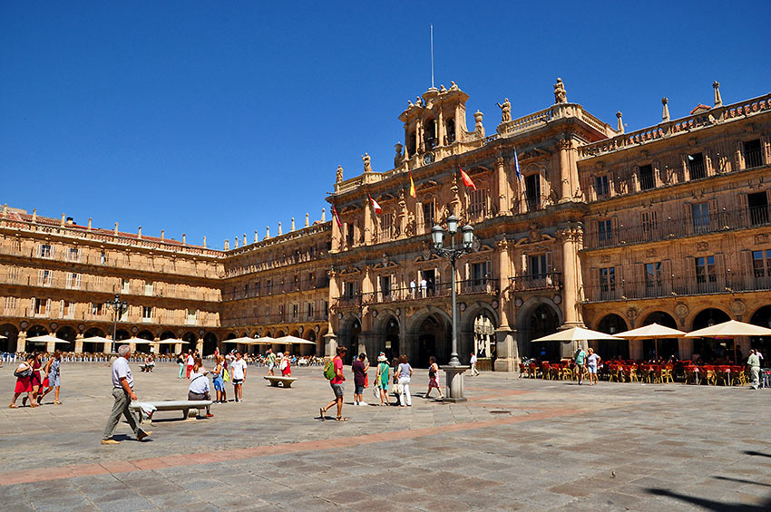 Salamanca's 18th-century Plaza Mayor
