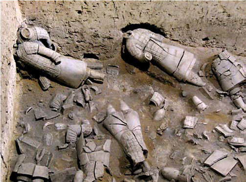armor fragments in a pit, Xi'an