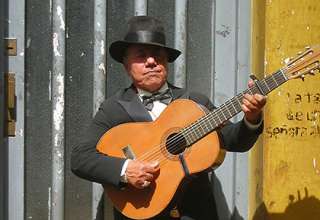 guitar player, Buenos Aires