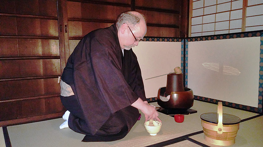 tea master at ceremony