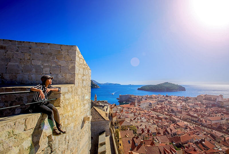 lady traveler at Dubrovnik