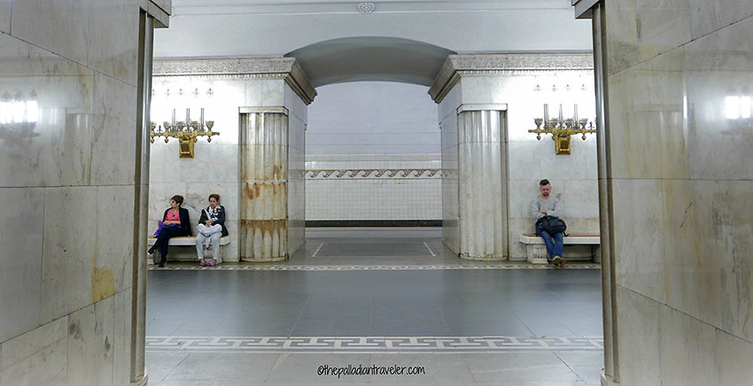 waiting passengers at a Moscow Metro subway station