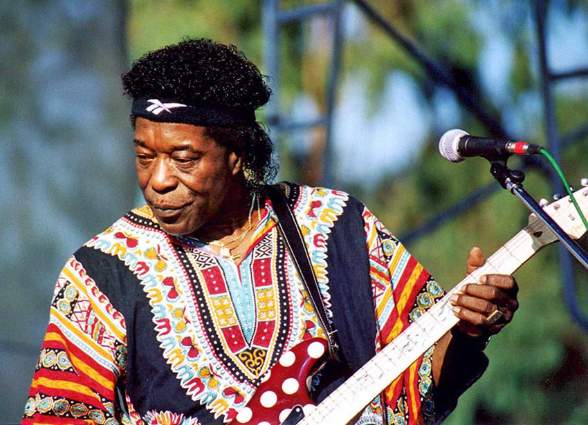 Buddy Guy performing