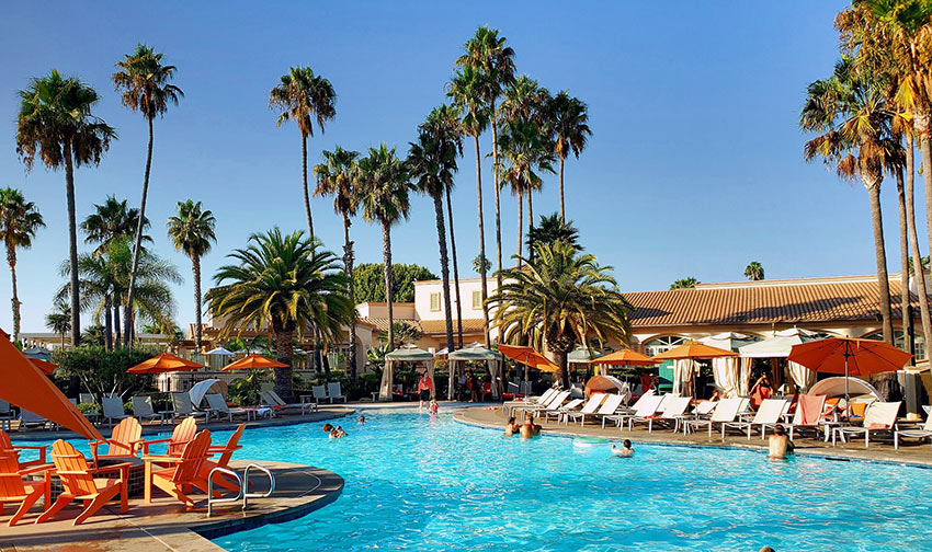 San Diego Mission Bay Resort pool area