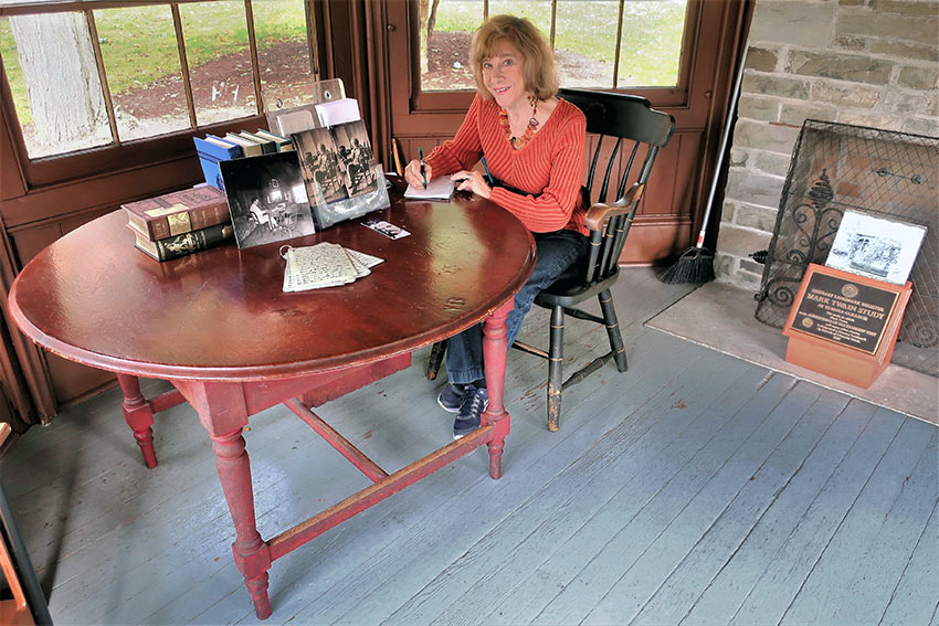 interior of Mark Twain's study